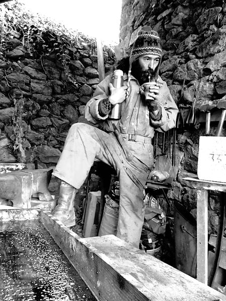 home 2 forgeron forge el charrua pyrenées orientales 66 couteaux juan